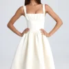 Vestido midi con corsé drapeado Marguerite en color marfil
