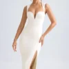 Vestido midi con cuello corazón Aiko en color marfil