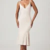 Vestido midi con cuello en V y godets Elowen en color marfil