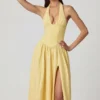 Vestido midi con cuello halter de modal y bordado inglés Farrah en amarillo limón