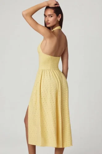 Vestido midi con cuello halter de modal y bordado inglés Farrah en amarillo limón