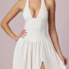 Vestido midi con cuello halter de modal y bordado inglés Farrah en blanco