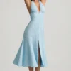 Vestido midi con cuello halter Elonia con estampado floral azul