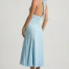 Vestido midi con cuello halter Elonia con estampado floral azul