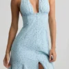 Vestido midi con cuello halter Elonia con estampado floral azul