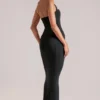 Vestido midi con cuello halter Landen en negro