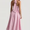 Vestido midi con cuello halter y detalles de botones Orlena en rosa suave