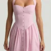 Vestido midi con cuello halter y detalles de botones Orlena en rosa suave