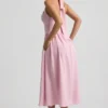 Vestido midi con cuello halter y detalles de botones Orlena en rosa suave