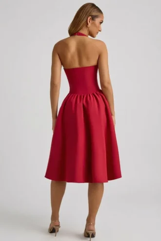 Vestido midi con cuello halter y lazo de Angelina en rojo intenso