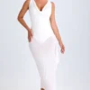 Vestido midi con cuello vuelto y volantes Deva en blanco