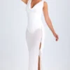 Vestido midi con cuello vuelto y volantes Deva en blanco