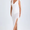 Vestido midi con cuello vuelto y volantes Deva en blanco