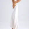 Vestido midi con escote corazón y fruncidos Thandie en color marfil