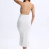 Vestido midi con escote pronunciado y espalda abierta Lois Modal en blanco