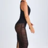 Vestido midi con escote pronunciado y fruncidos Safira en negro