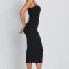 Vestido midi con fruncidos y capas Nora en negro