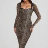 Vestido midi con fruncidos y detalle de sujetador en capas de Deliana con estampado de leopardo