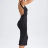 Vestido midi con fruncidos y espalda abierta Grainne en negro