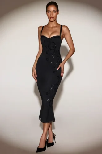 Vestido midi con volantes y aberturas decoradas Cherelle en negro