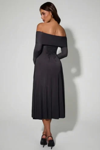 Vestido midi de corte A con encaje y tirantes cruzados Nerissa en negro
