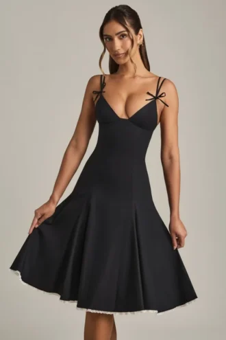 Vestido midi de corte A con lazo Mallory en negro