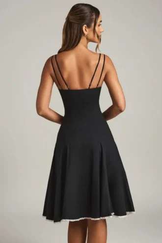 Vestido midi de corte A con lazo Mallory en negro