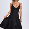Vestido midi de corte A con lazo Mallory en negro