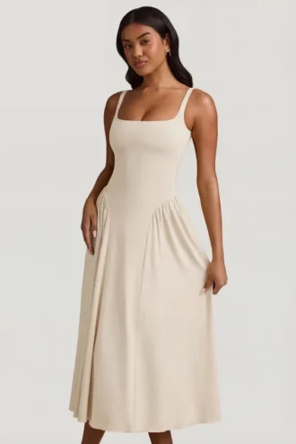 Vestido midi de corte A de modal Aireen en color marfil