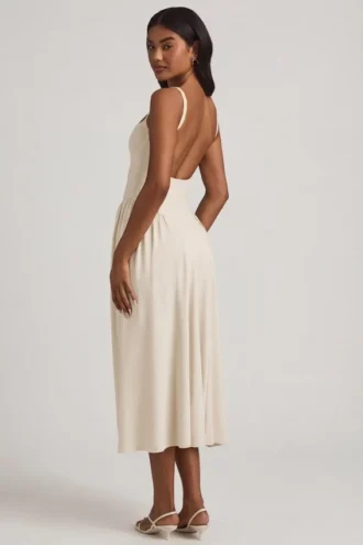 Vestido midi de corte A de modal Aireen en color marfil
