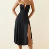 Vestido midi de corte A sin tirantes de jersey elástico Joely en negro
