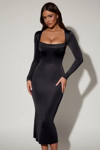 Vestido midi de manga larga con cuello vuelto Aimee en negro