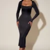 Vestido midi de manga larga con cuello vuelto Aimee en negro