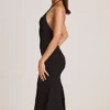 Vestido midi de modal con cuello halter Karissa en negro