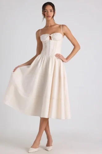 Vestido midi de popelín con pinzas y ribete de encaje Esmeralda en color marfil