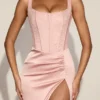 Vestido midi de satén con corsé y escote redondeado de encaje Taliah en rosa