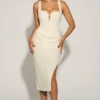 Vestido midi drapeado con adornos Eliora en blanco