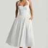 Vestido midi halter con detalle de botones Orlena en blanco