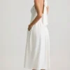 Vestido midi halter con detalle de botones Orlena en blanco