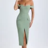 Vestido midi Rasine con hombros descubiertos en verde caqui