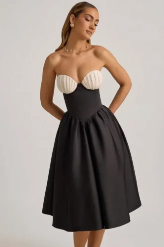 Vestido midi sin tirantes con corsé Gabrielle en negro