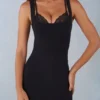 Vestido midi Sorelle con ribete de encaje modal en negro