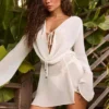 Vestido Oualie con cuello vuelto en blanco