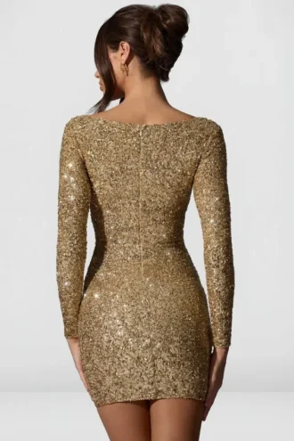 Vestido Sephina con cuello corazón y adornos en dorado