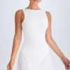 Vestido Shirin con espalda abierta y drapeado en blanco