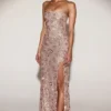 Vestido sin tirantes con cuello bandeau y adornos Solenna en oro rosa