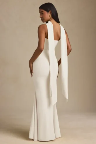 Vestido sin tirantes con detalle de pañuelo Imogene en color marfil