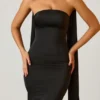 Vestido sin tirantes con detalle de pañuelo Mandi en negro