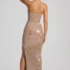 Vestido sin tirantes con escote pronunciado y adornos Lucile en color almendra