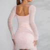 Vestido Tivoli de manga larga con cuello vuelto y adornos en color rosa palo